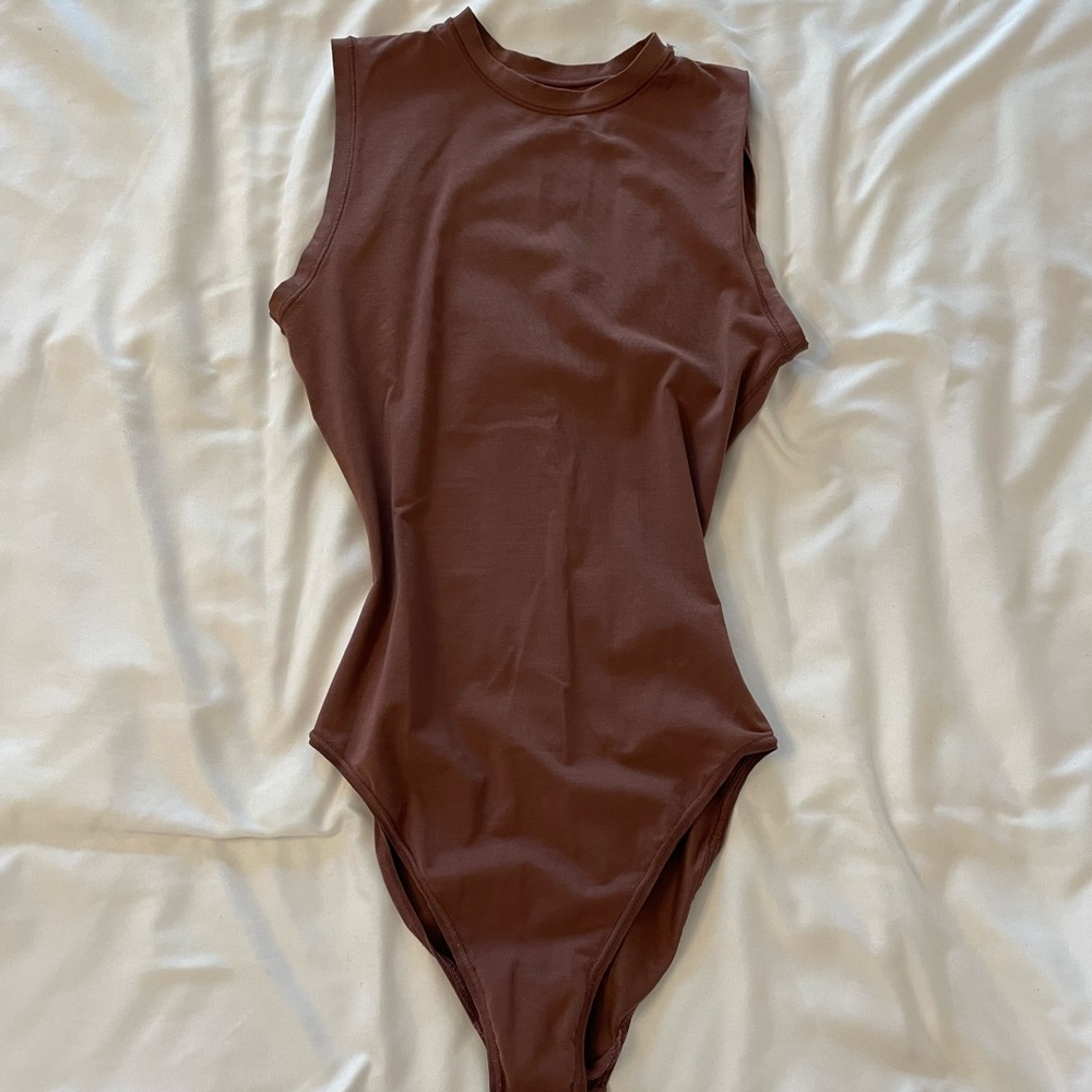 SKIMS Essential Crew Neck Sleeveless Bodysuit